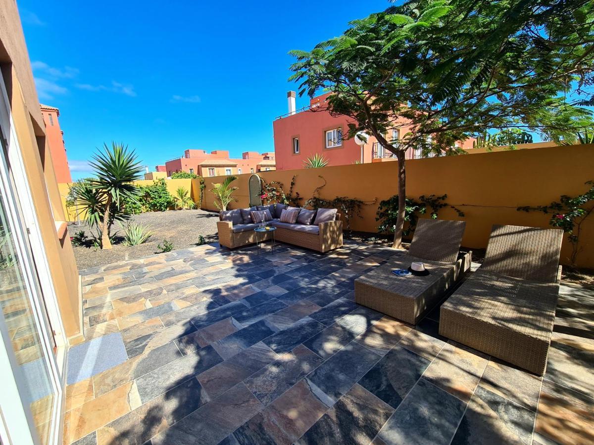 Casa Zalla 110M2, 200M2 Garden, Pool, 1Gb Wi-Fi, Private Parking コラレホ エクステリア 写真