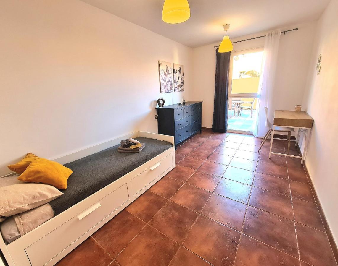 Casa Zalla 110M2, 200M2 Garden, Pool, 1Gb Wi-Fi, Private Parking コラレホ エクステリア 写真