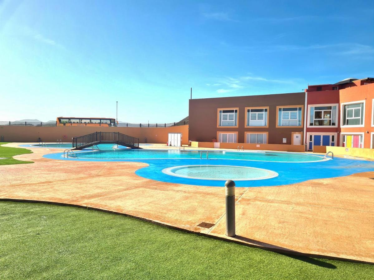 Casa Zalla 110M2, 200M2 Garden, Pool, 1Gb Wi-Fi, Private Parking コラレホ エクステリア 写真