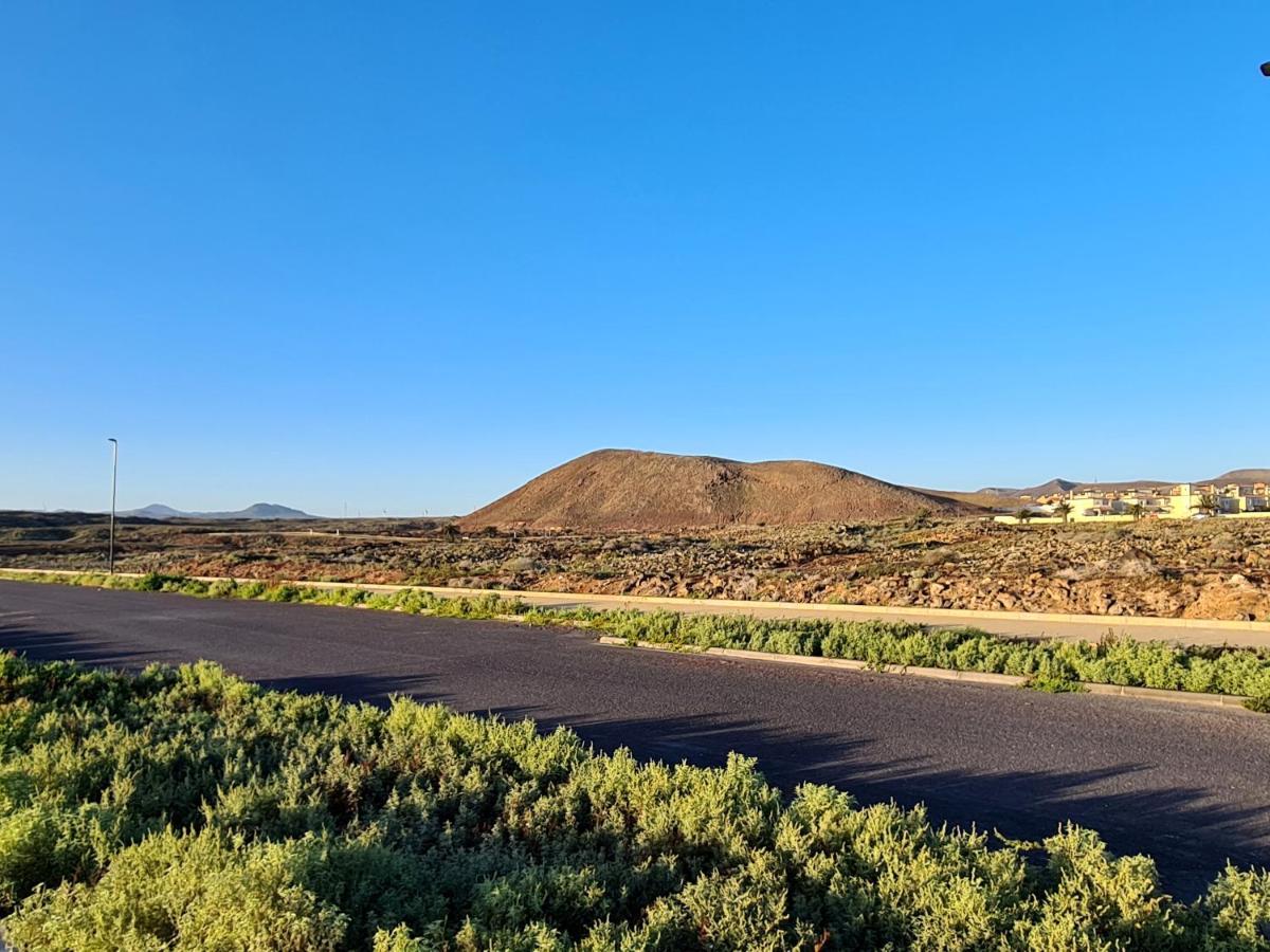 Casa Zalla 110M2, 200M2 Garden, Pool, 1Gb Wi-Fi, Private Parking コラレホ エクステリア 写真